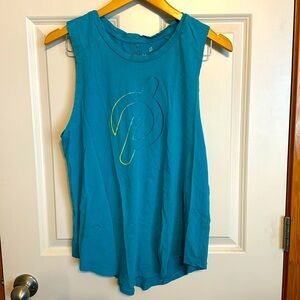 Peloton muscle scoop bottom tank